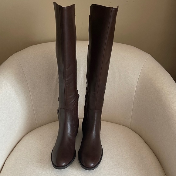 NEW Vince Camuto "Pauletta" Tall Shaft Boots in a brown/chocolate colorway - Picture 3 of 15